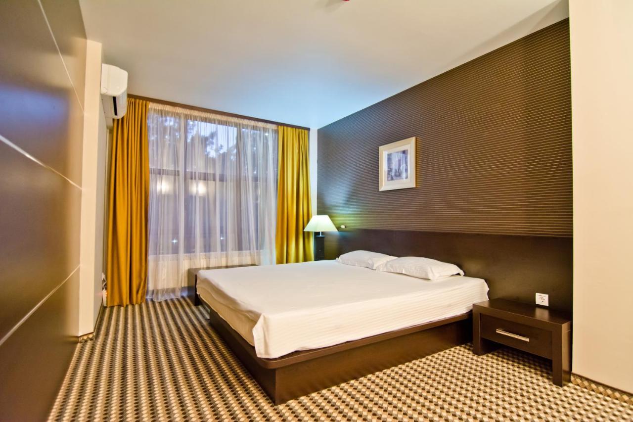 Hotel Romantika Haskovo Luaran gambar