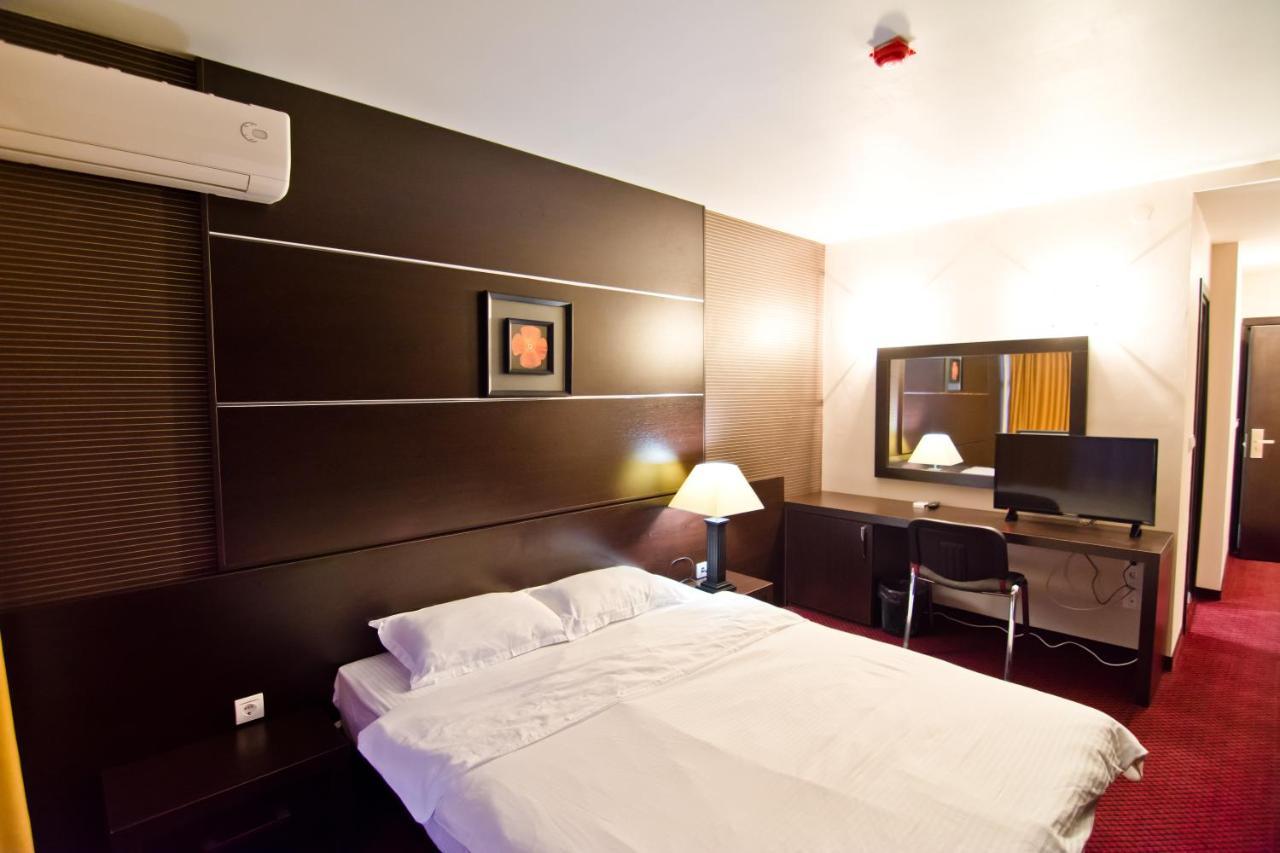 Hotel Romantika Haskovo Luaran gambar