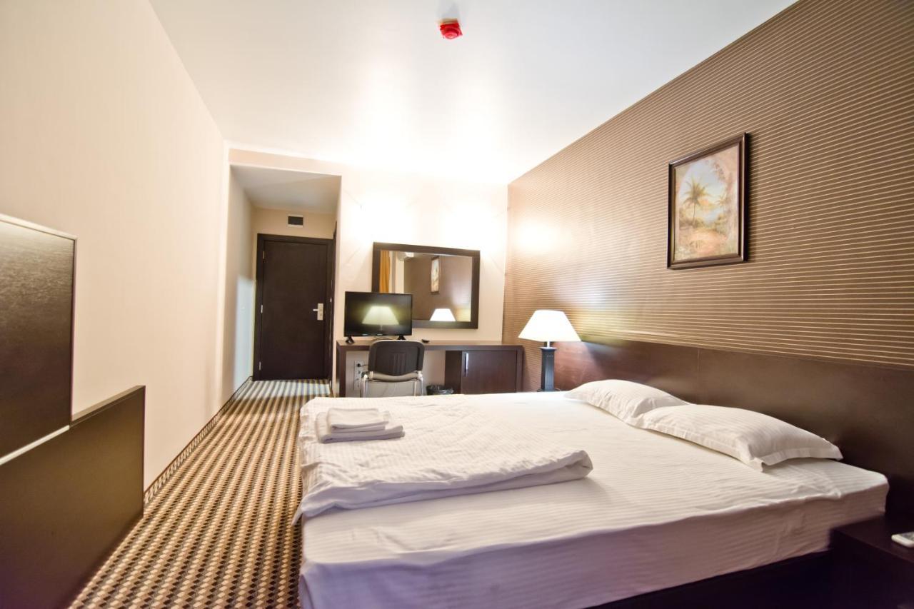 Hotel Romantika Haskovo Luaran gambar