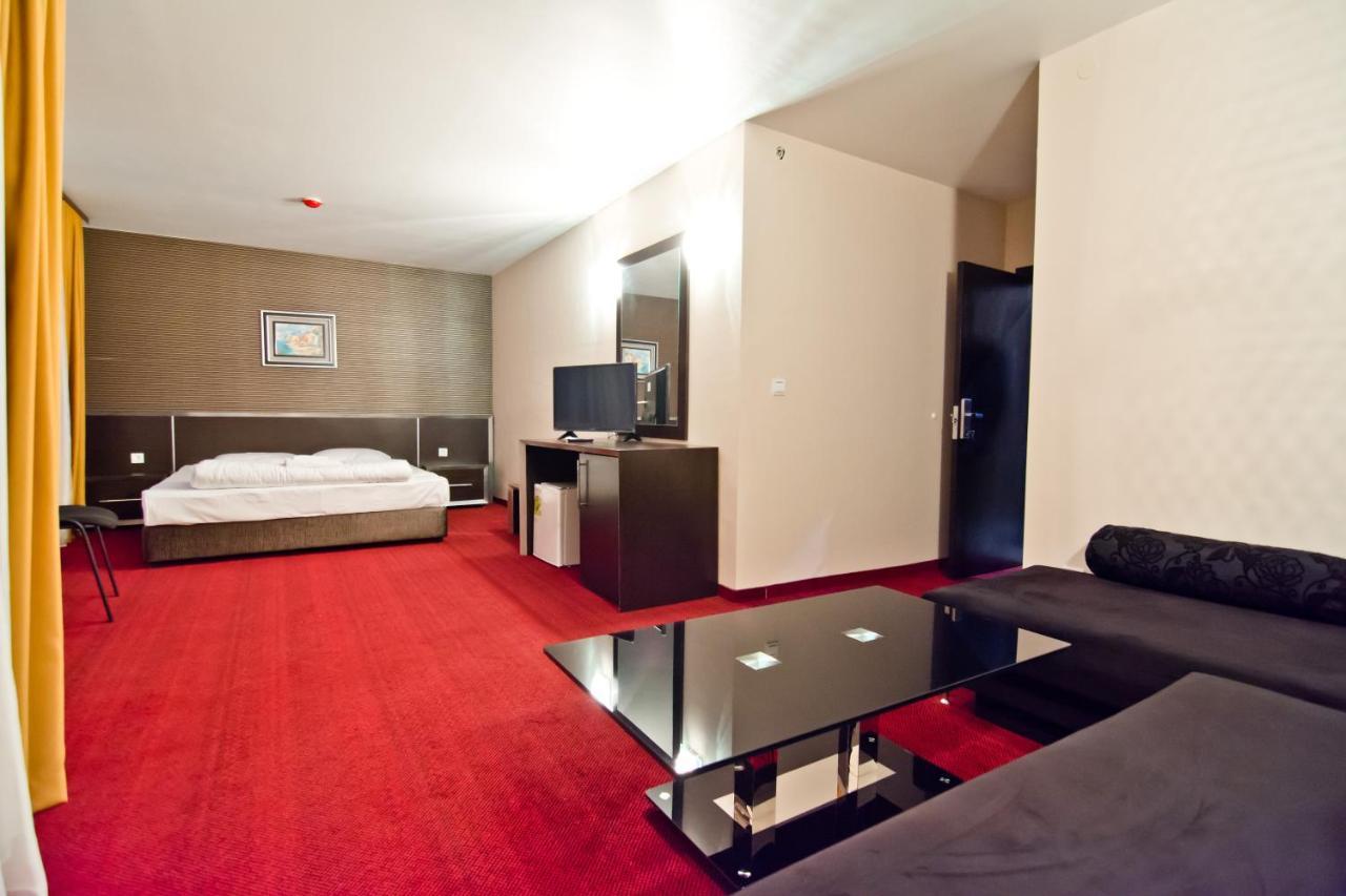 Hotel Romantika Haskovo Luaran gambar