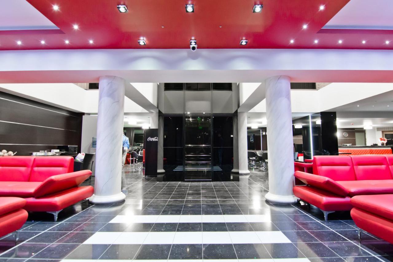 Hotel Romantika Haskovo Luaran gambar
