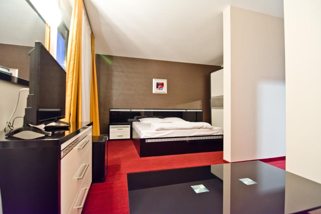 Hotel Romantika Haskovo Luaran gambar