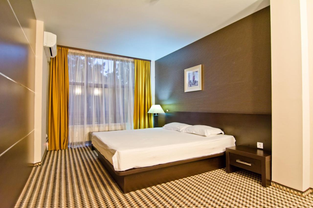 Hotel Romantika Haskovo Luaran gambar